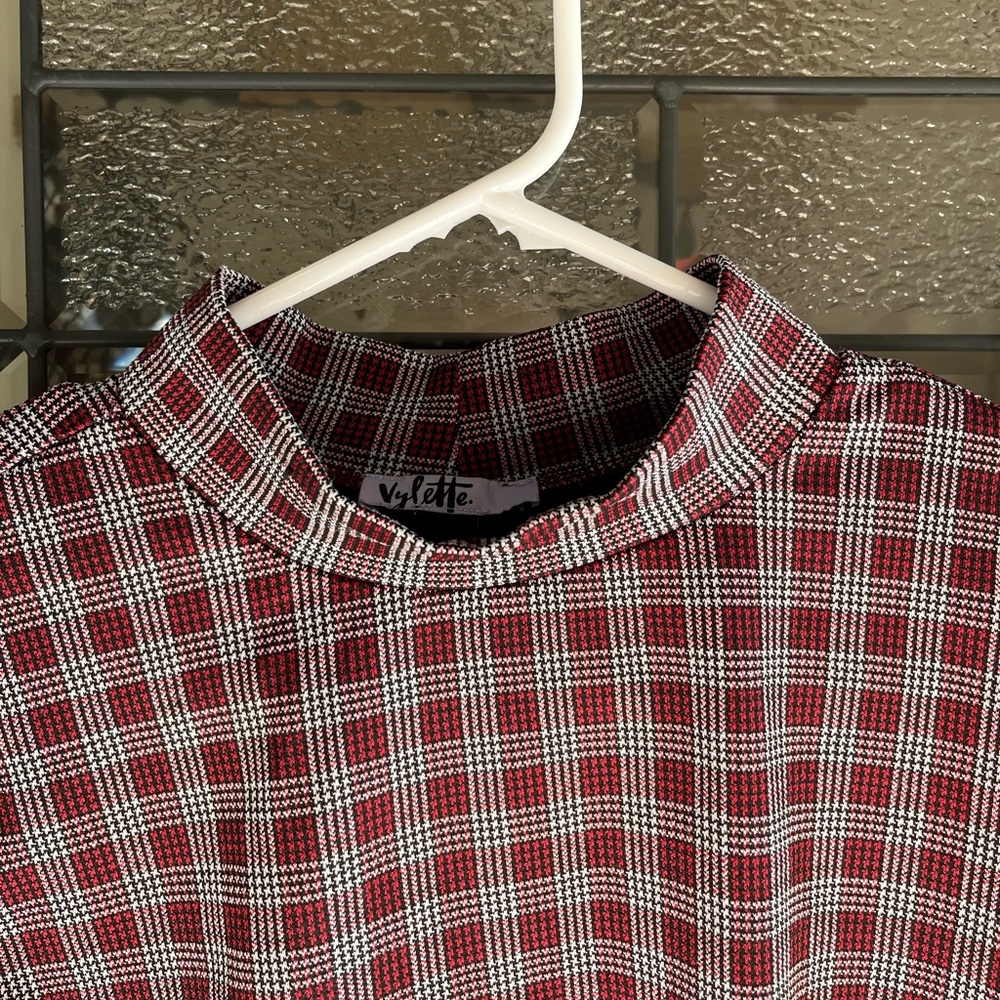 VYLETTE red & white plaid high neck long sleeve crop top - Picture 3 of 4